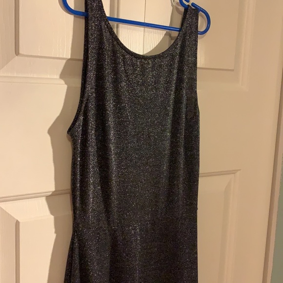 Woman’s Dress - Picture 4 of 4